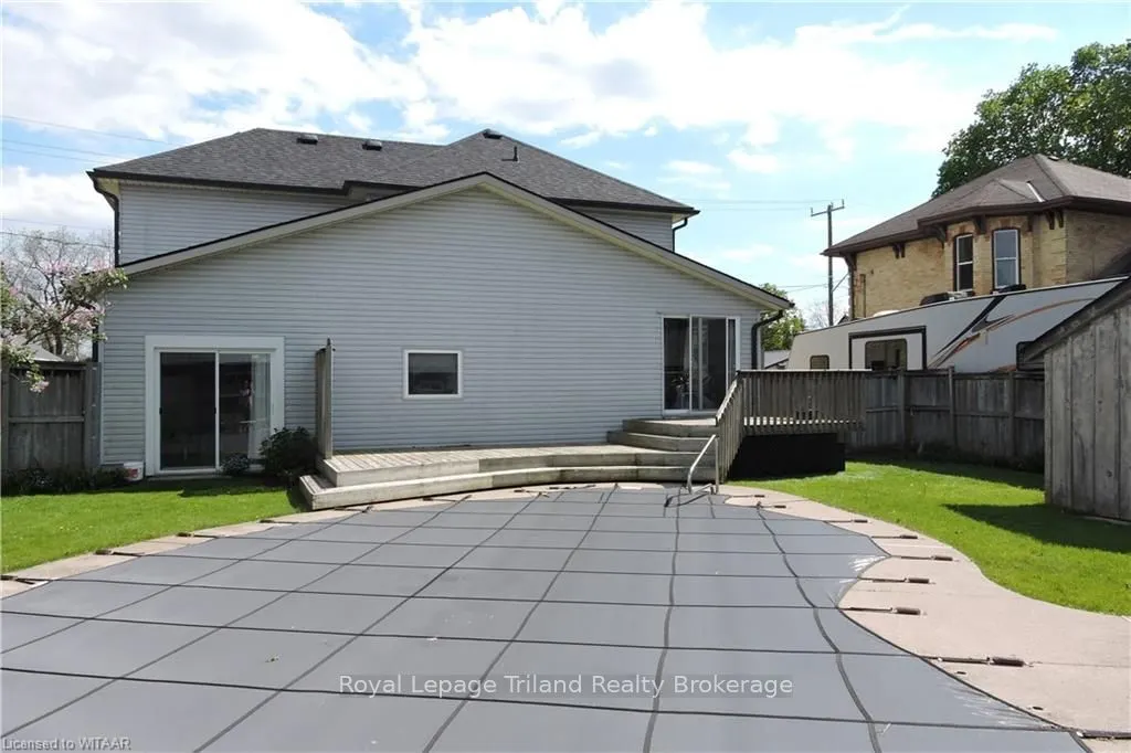 14 ELGIN Street W