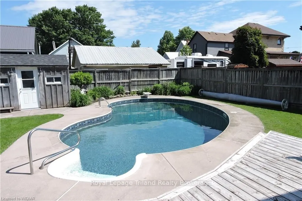 14 ELGIN Street W