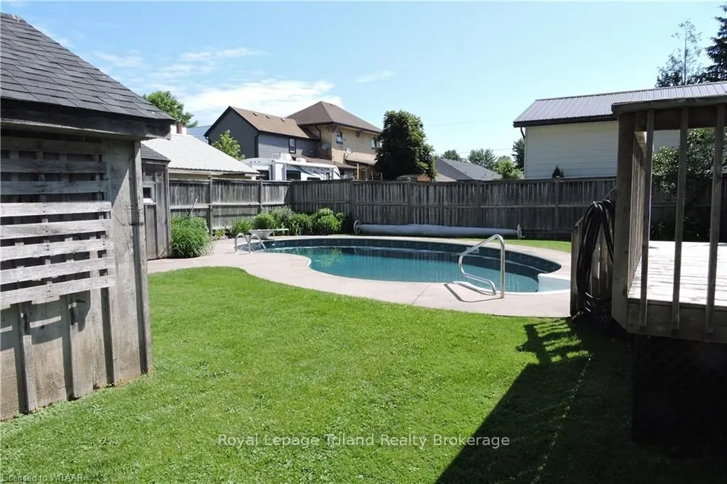 14 ELGIN Street W