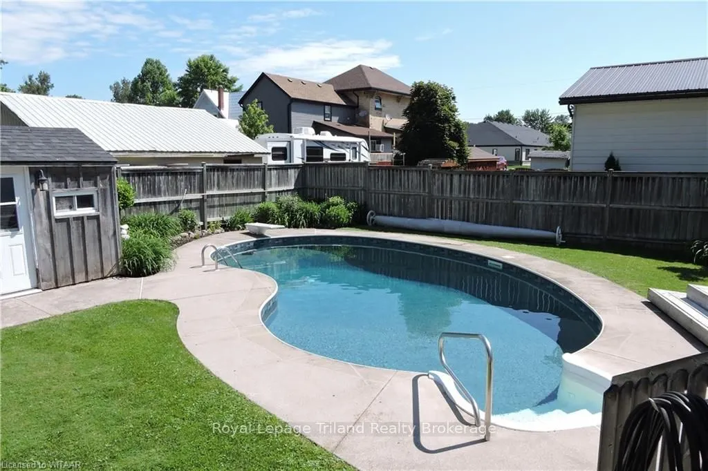 14 ELGIN Street W