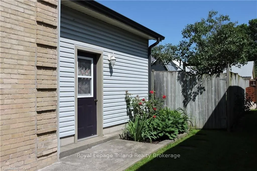 14 ELGIN Street W