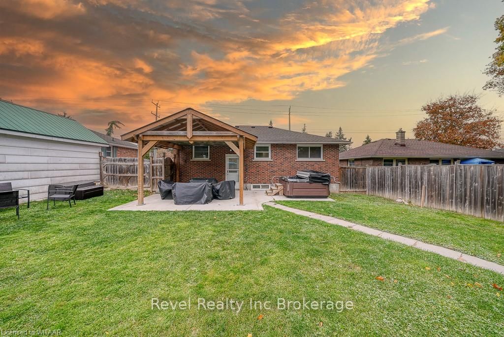824 DEVONSHIRE Avenue