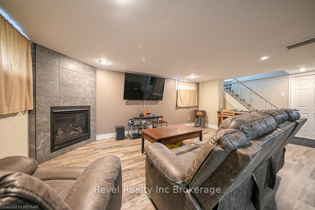 824 DEVONSHIRE Avenue