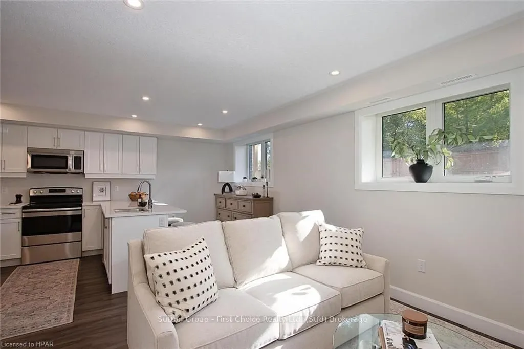 3202 VIVIAN Line, #13