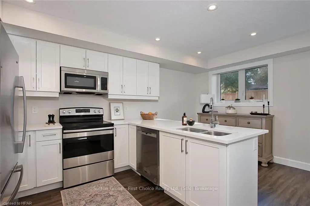 3202 VIVIAN Line, #6