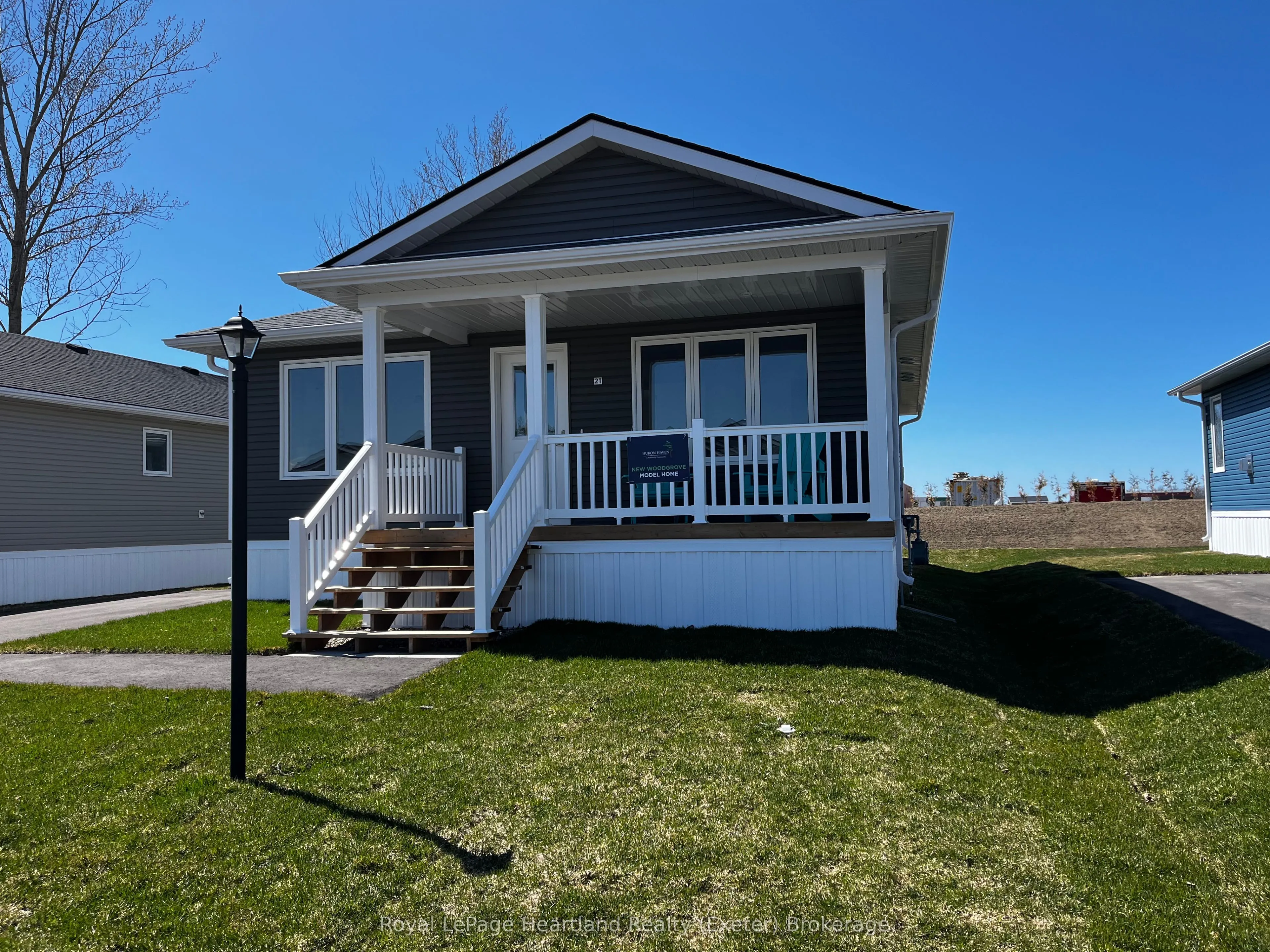 21 Bluffs View Boulevard