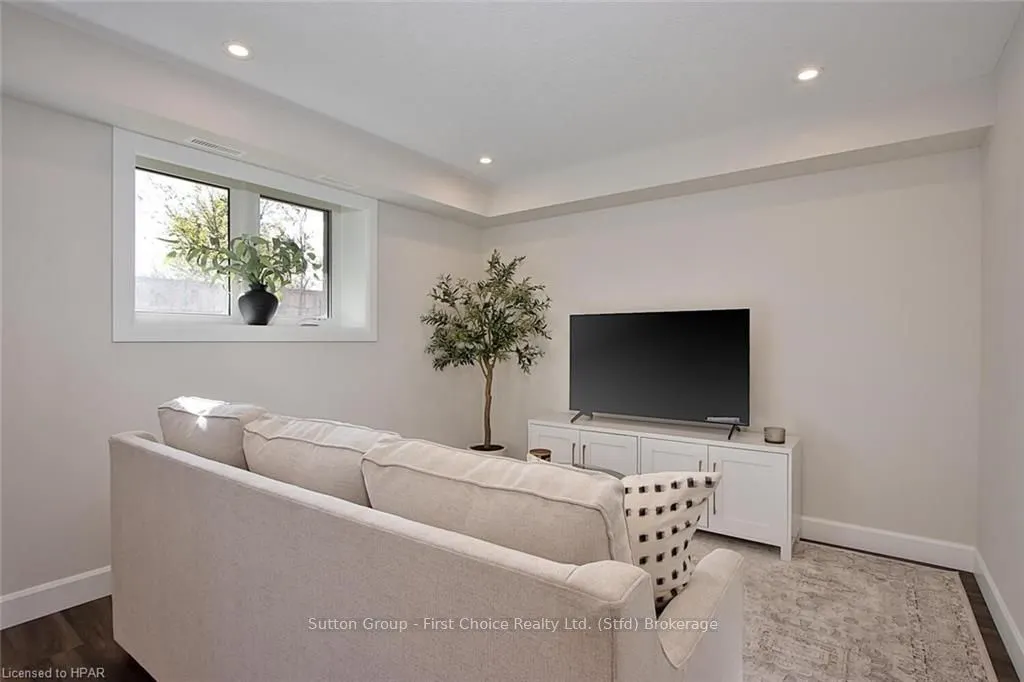 3202 VIVIAN Line, #27