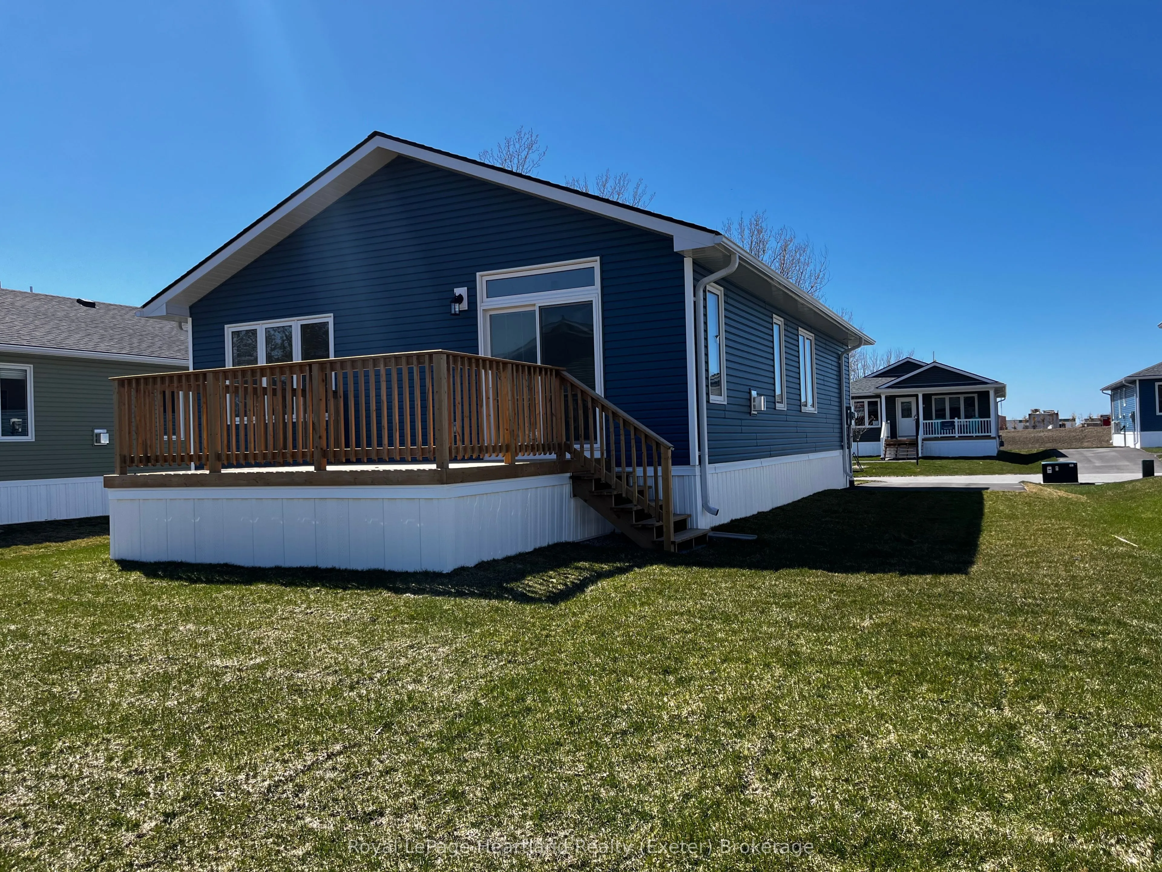 20 Bluffs View Boulevard