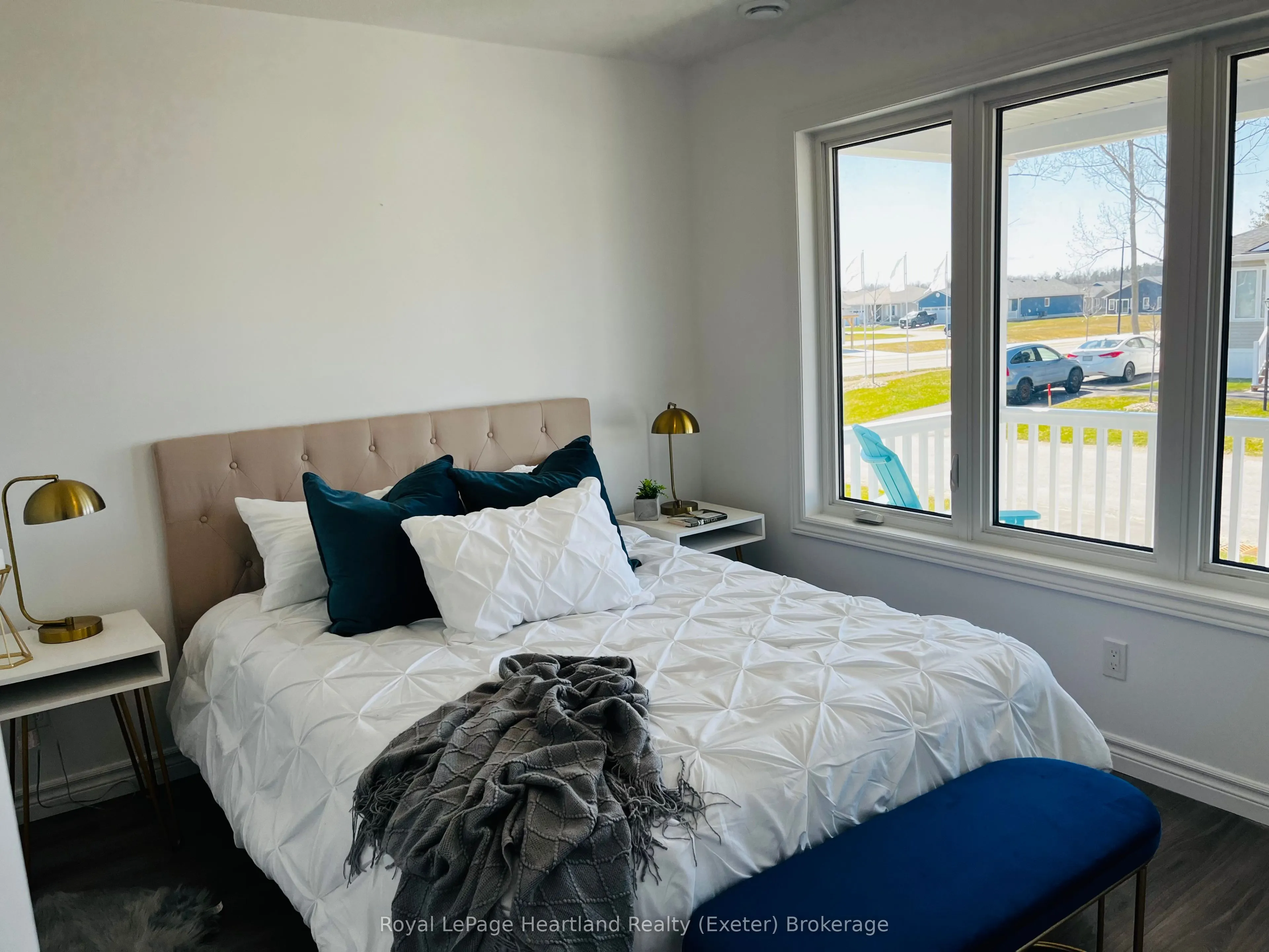20 Bluffs View Boulevard
