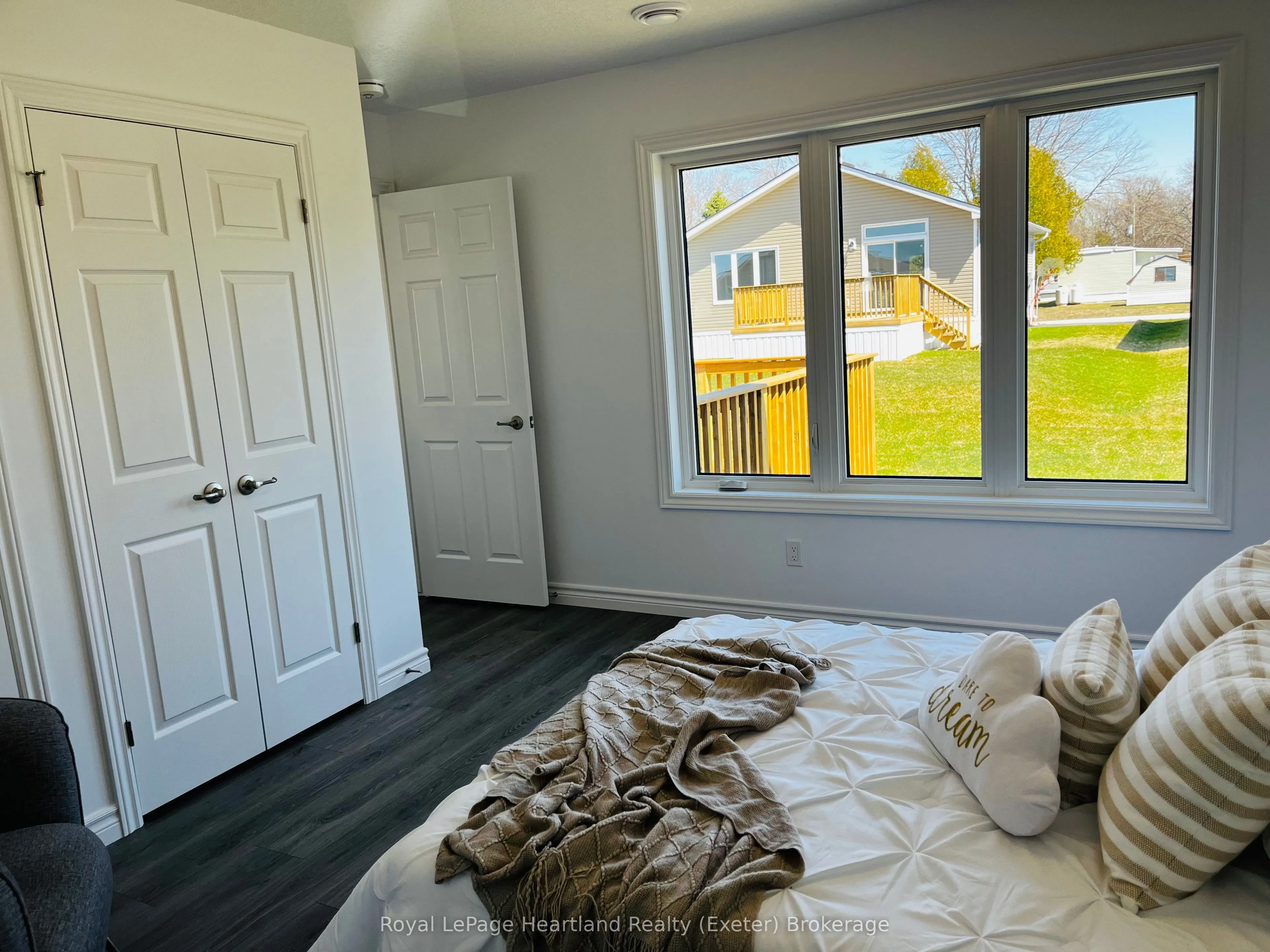 20 Bluffs View Boulevard