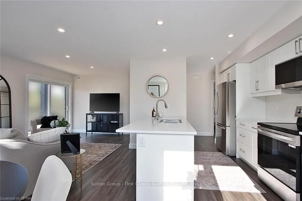 3202 VIVIAN Line, #35