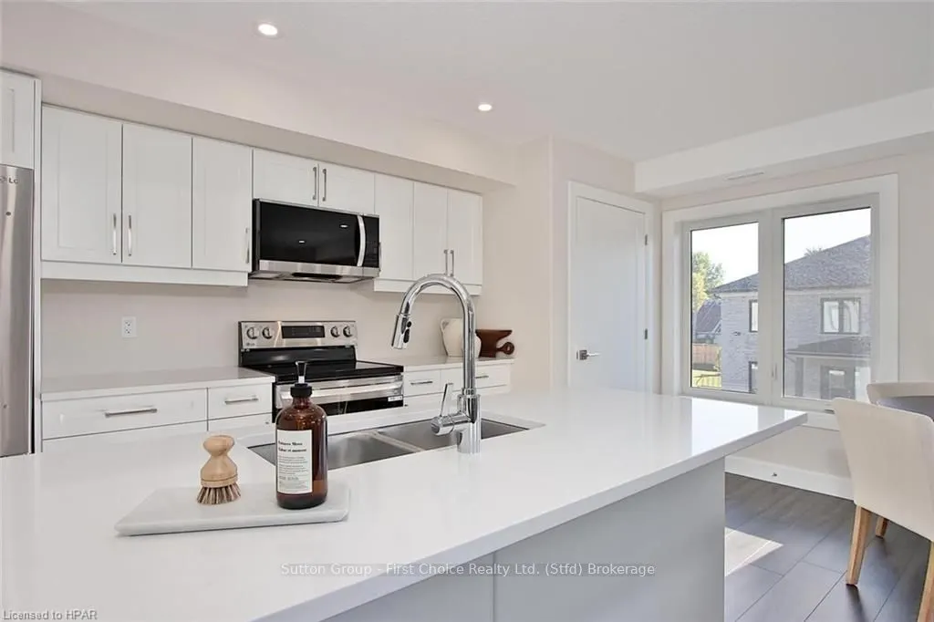 3202 VIVIAN Line, #24