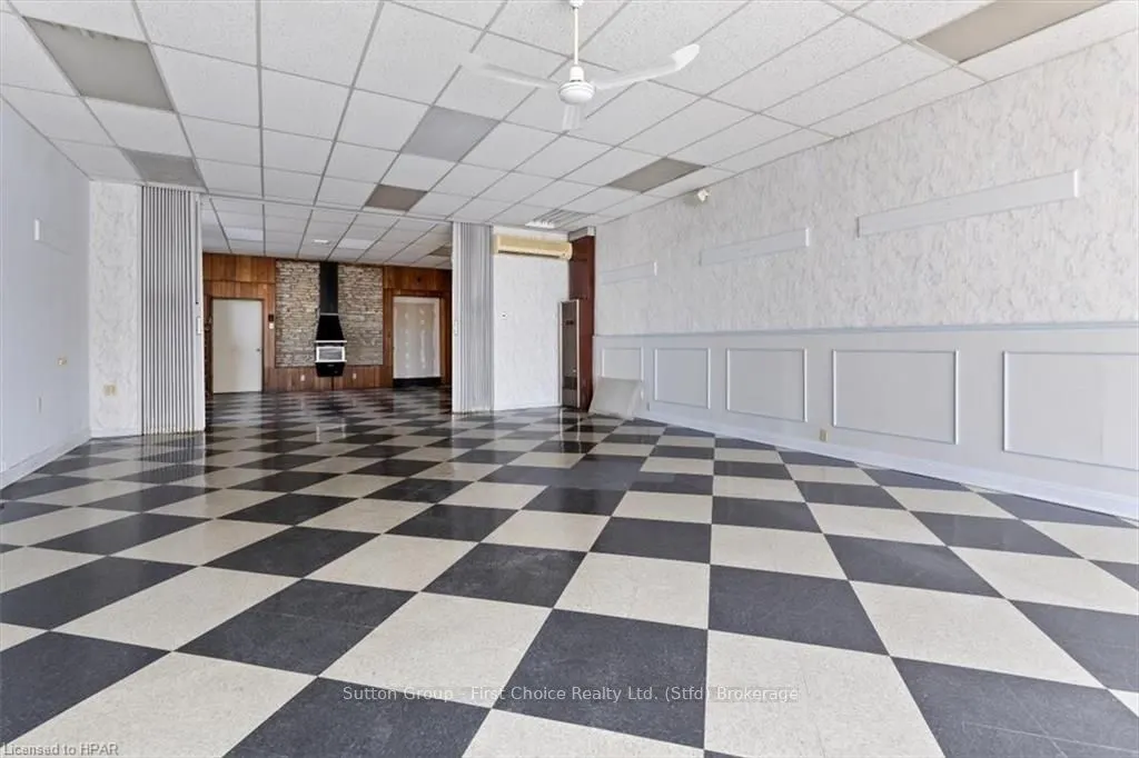 95 QUEEN Street E