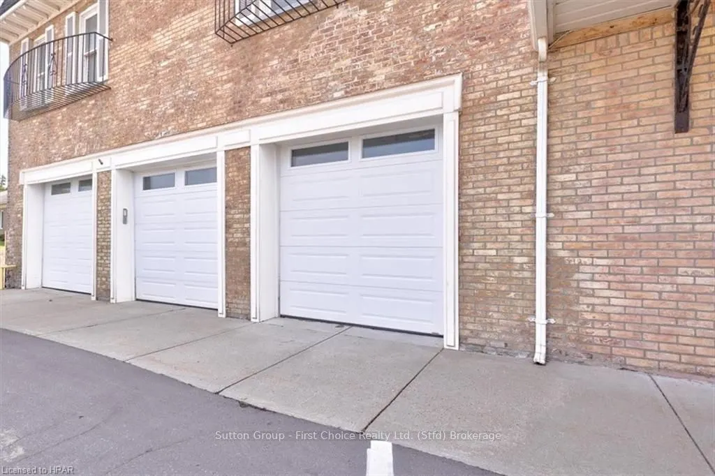 95 QUEEN Street E