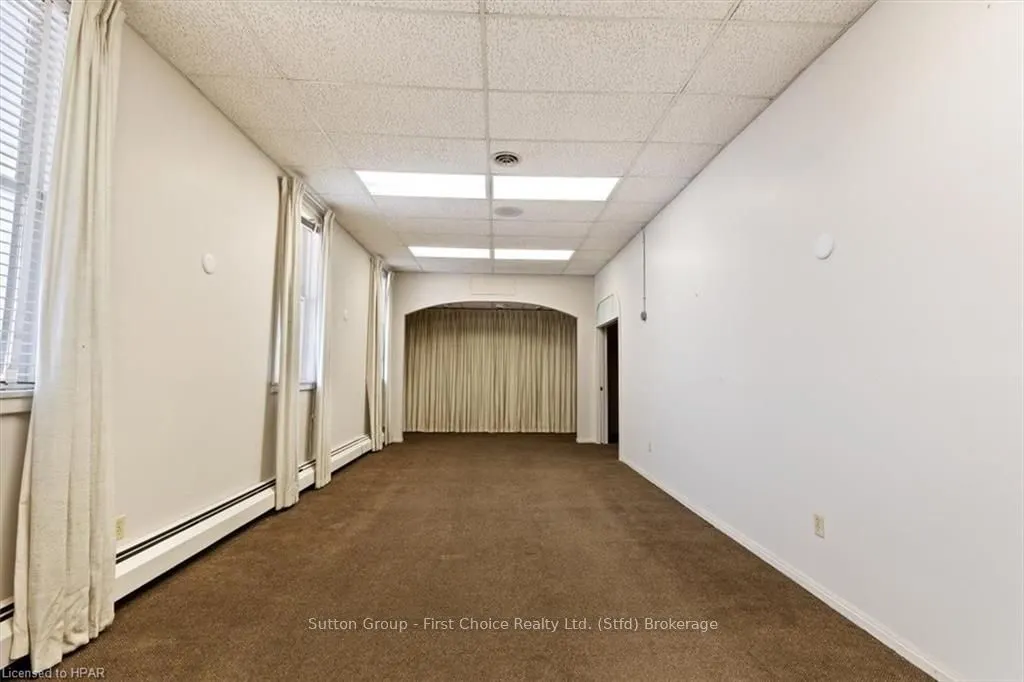 95 QUEEN Street E
