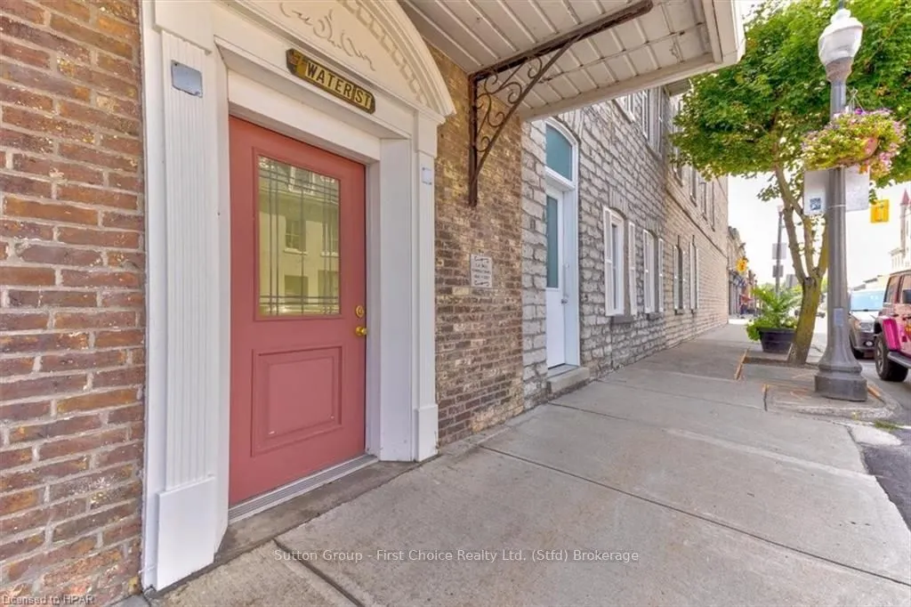 95 QUEEN Street E