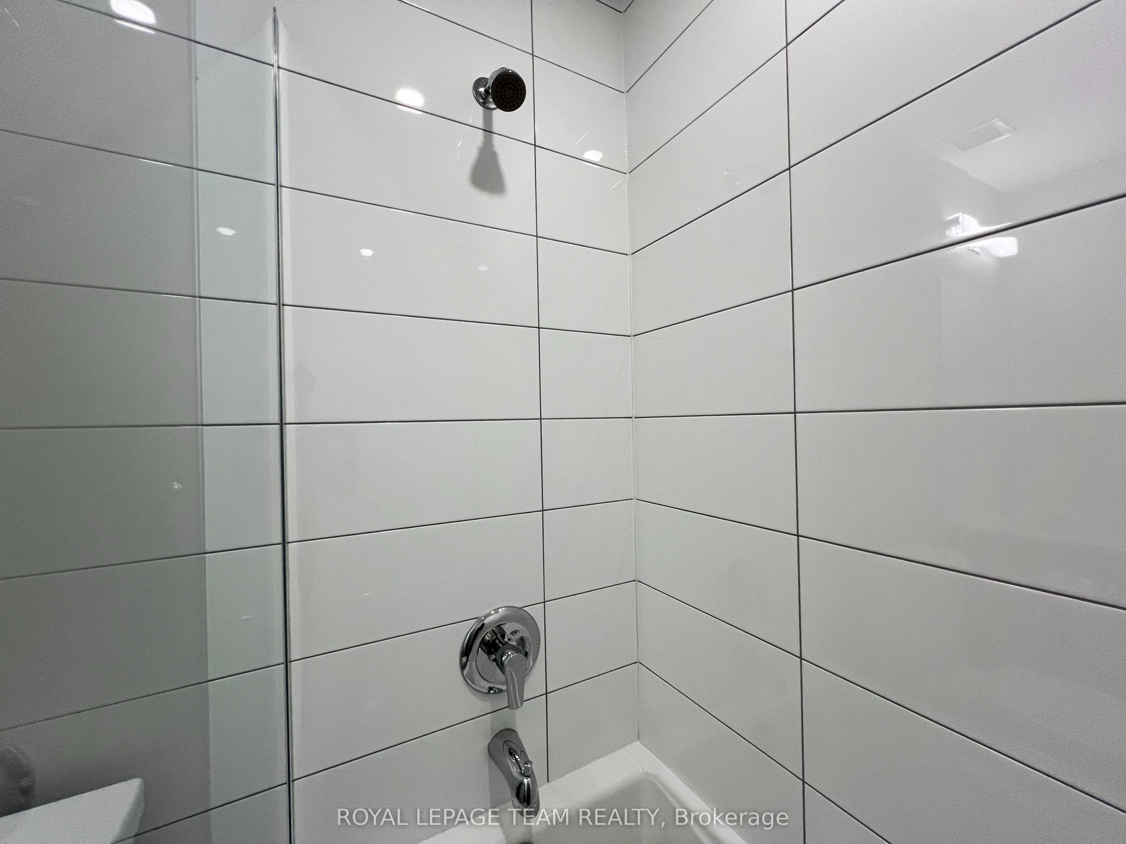 360 DESCHATELETS Avenue, #303
