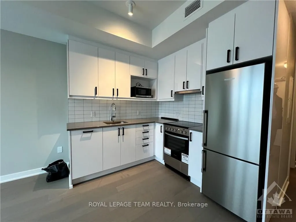 360 DESCHATELETS Avenue, #303