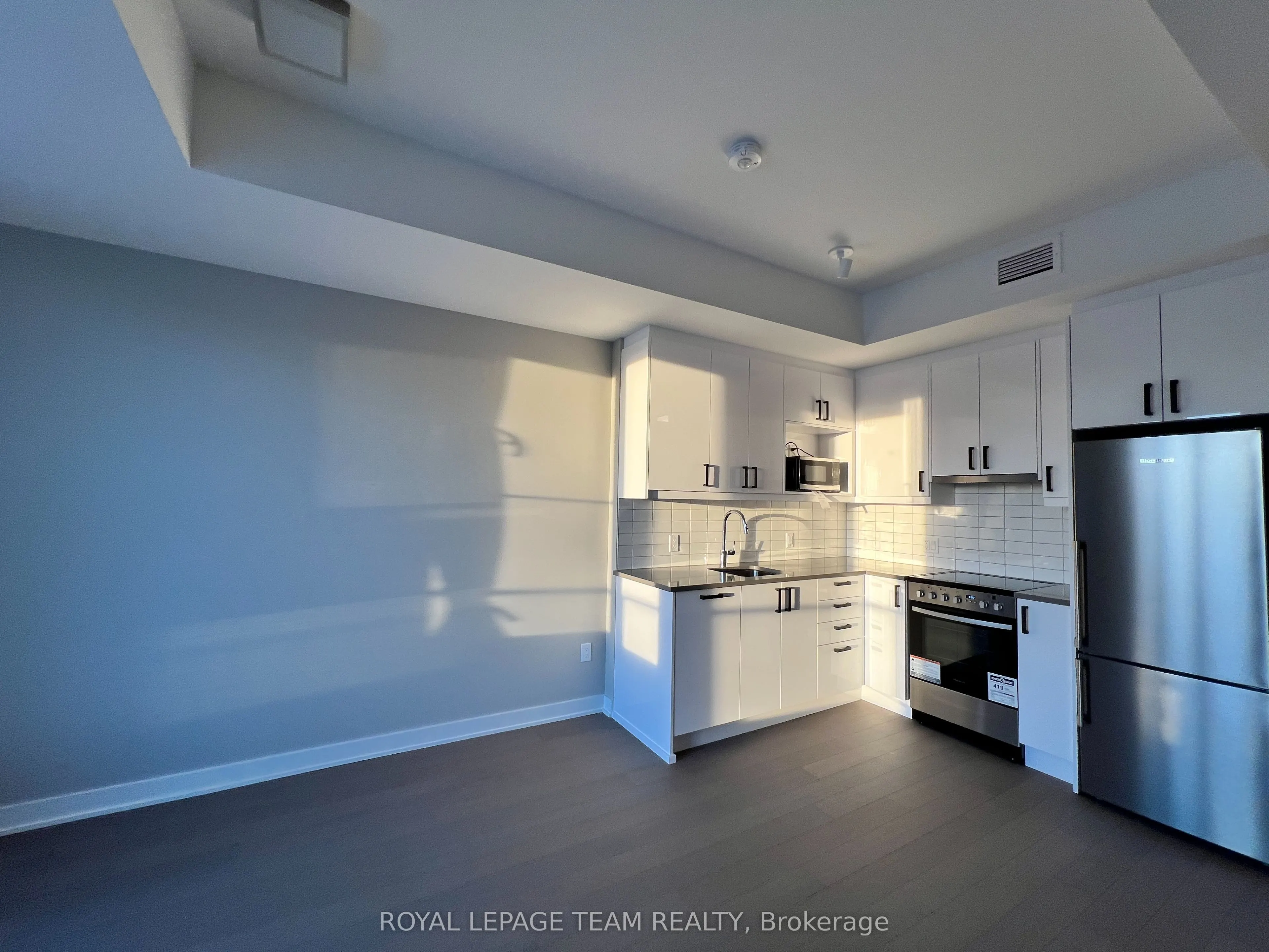360 DESCHATELETS Avenue, #303