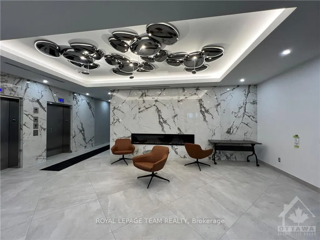 360 DESCHATELETS Avenue, #303