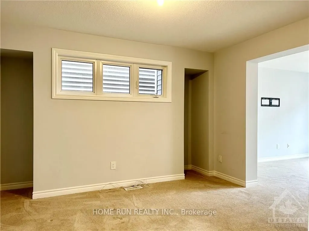 1031 APOLUNE Street