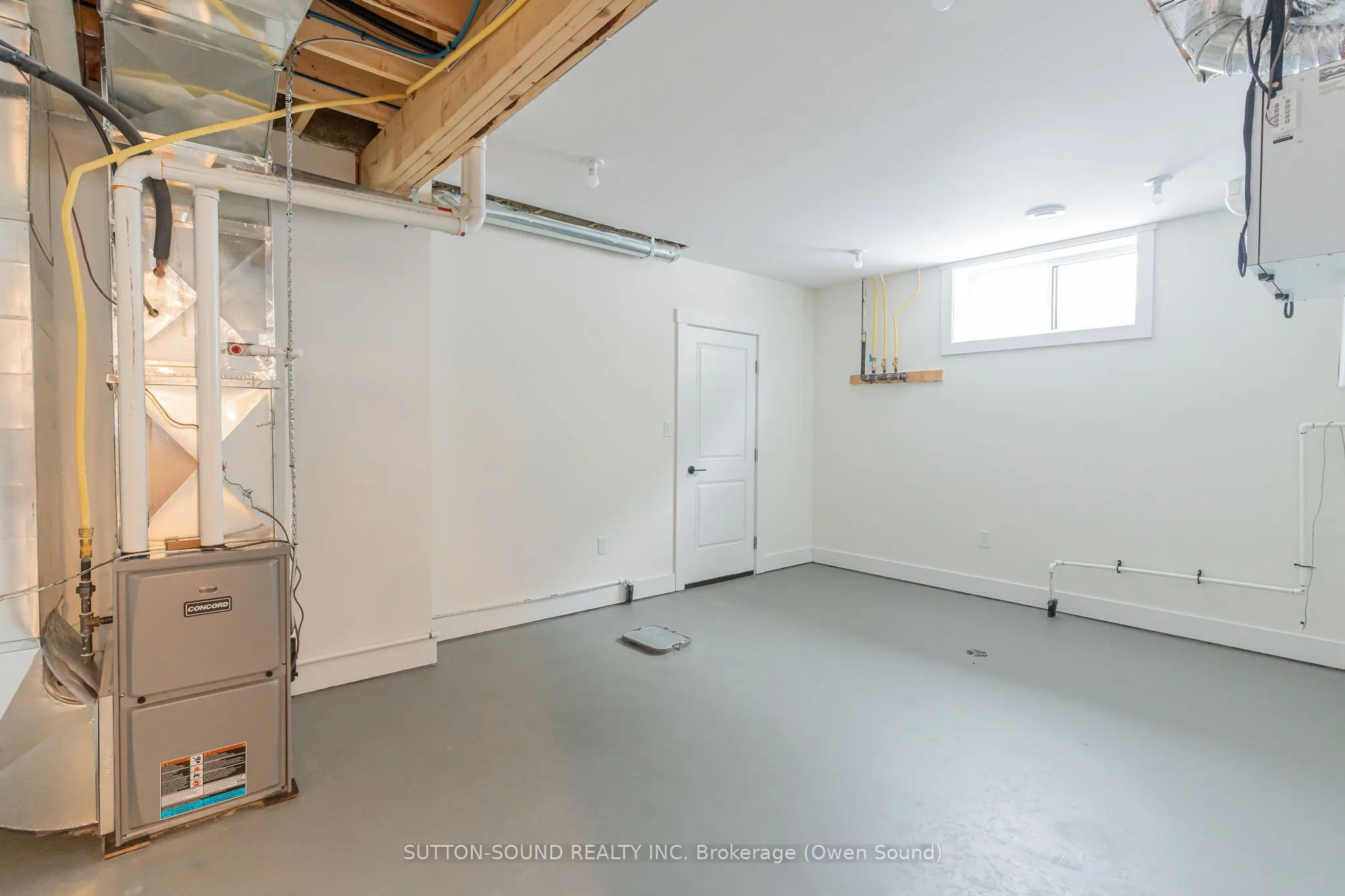 325 6TH Avenue W