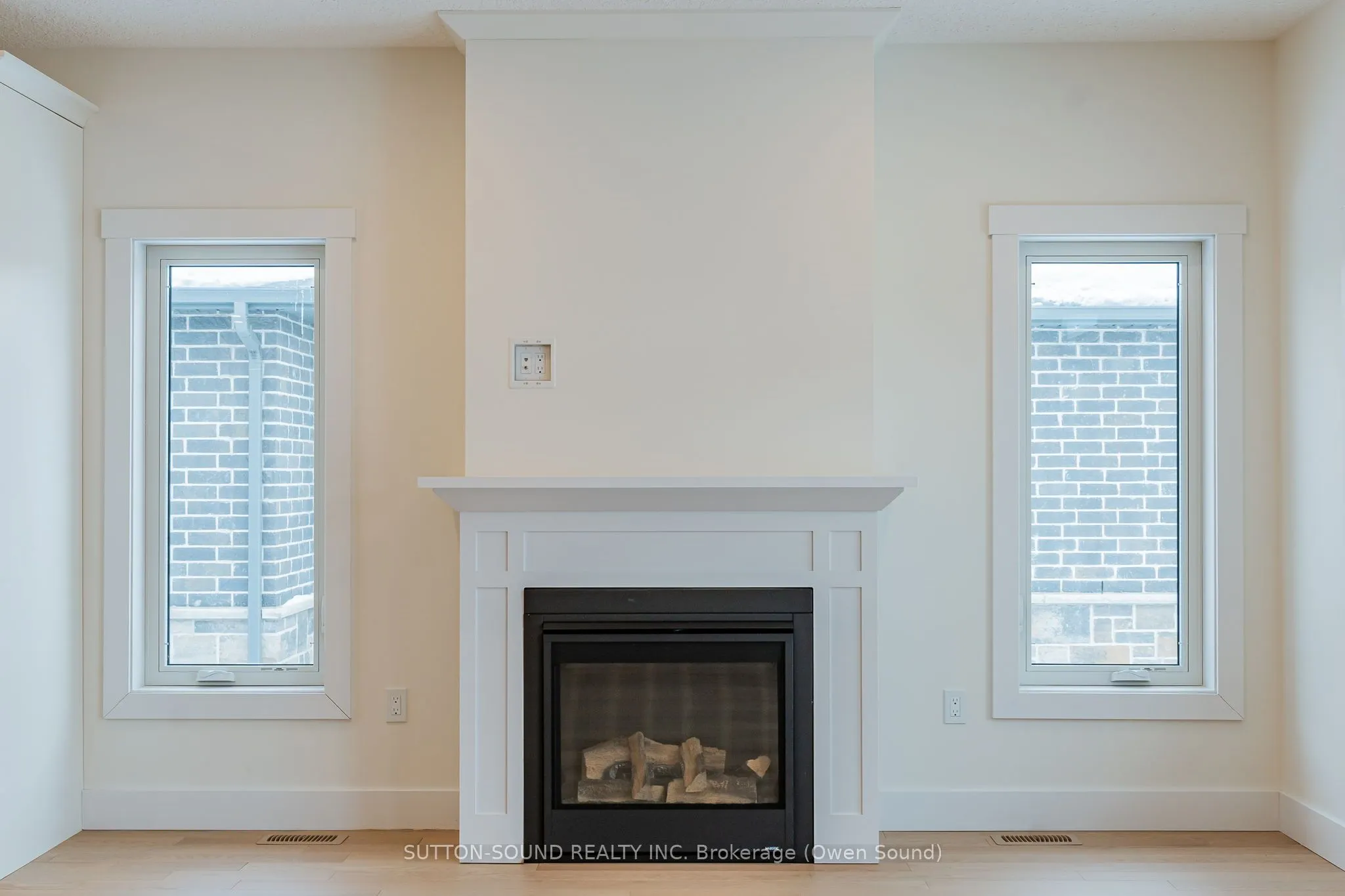 325 6TH Avenue W