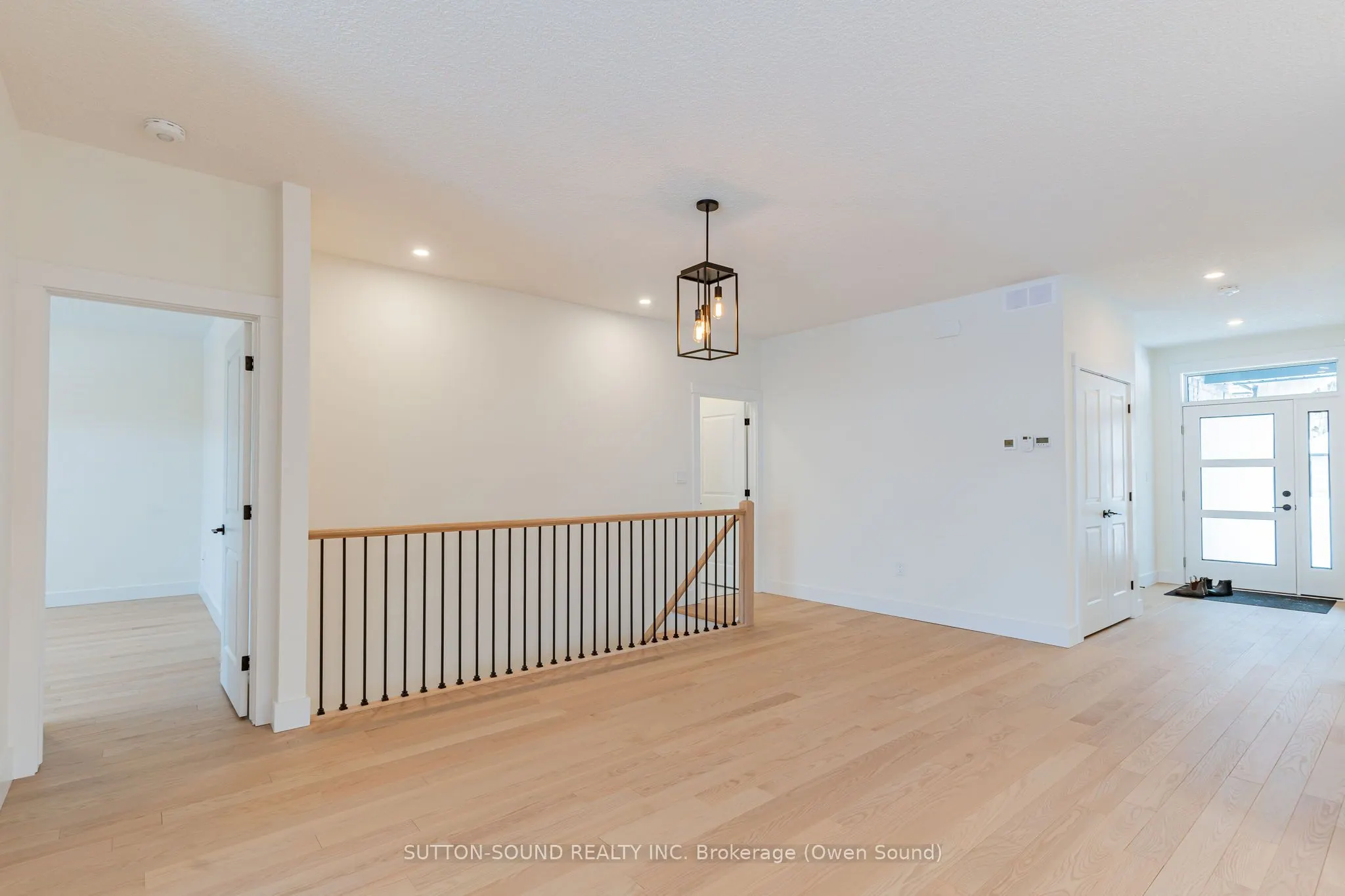 325 6TH Avenue W