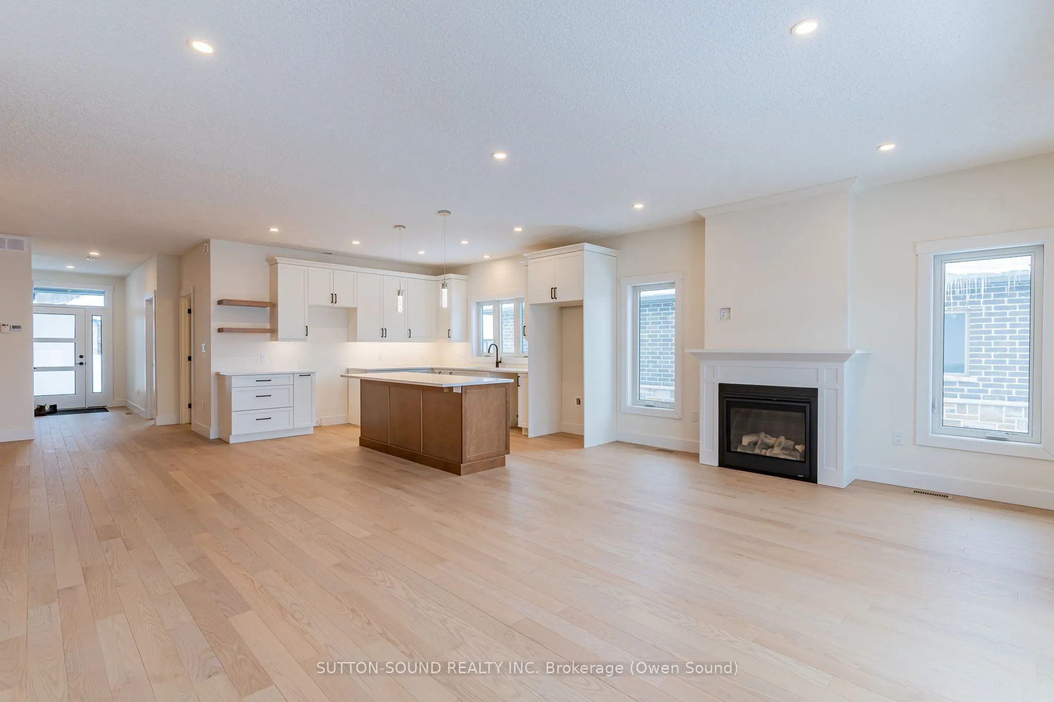 325 6TH Avenue W