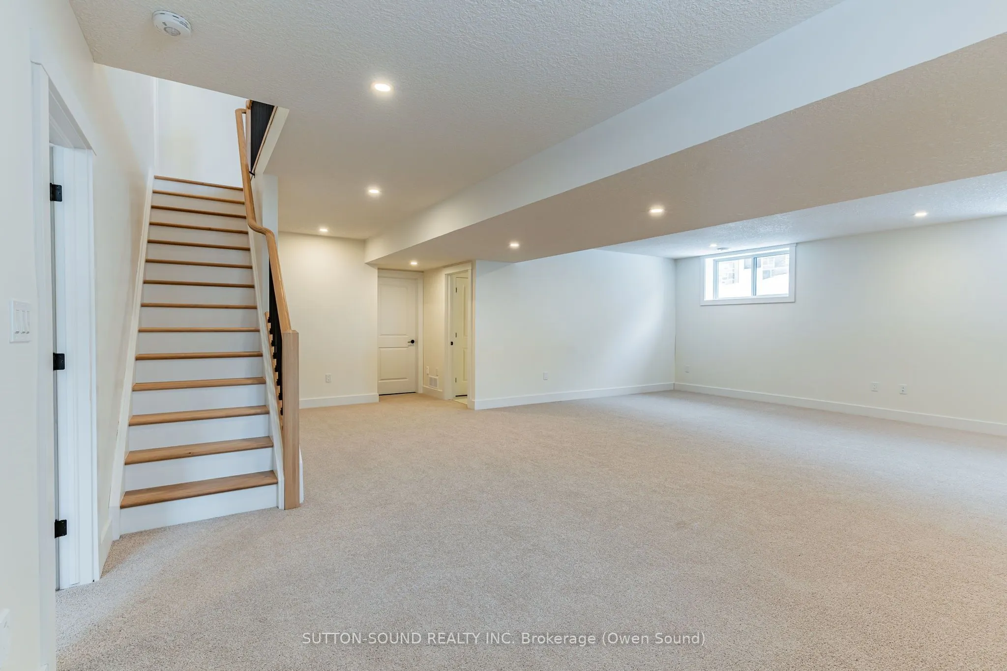 325 6TH Avenue W