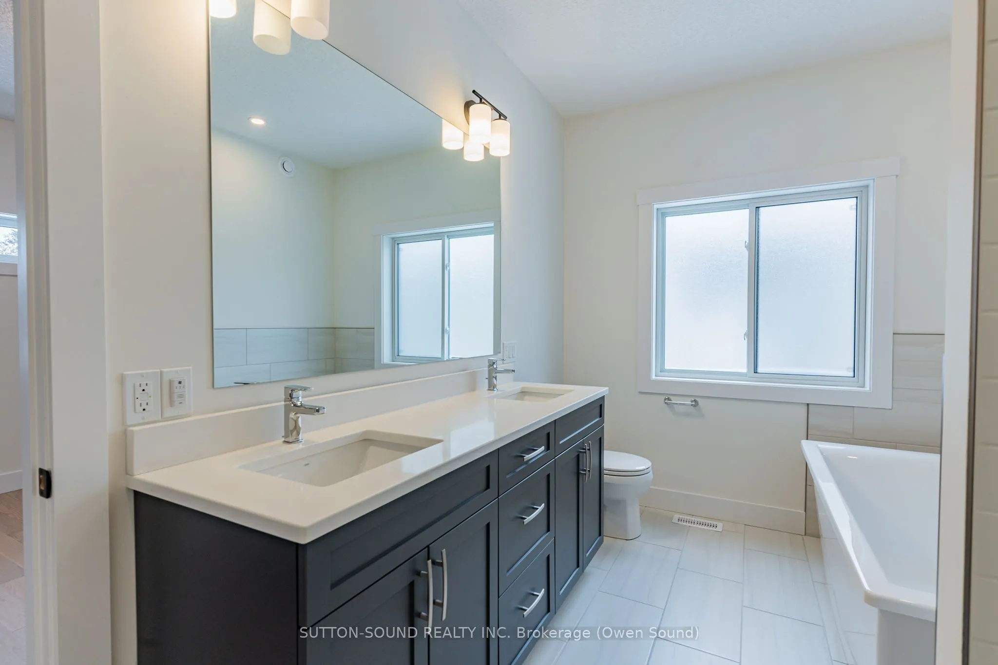 325 6TH Avenue W