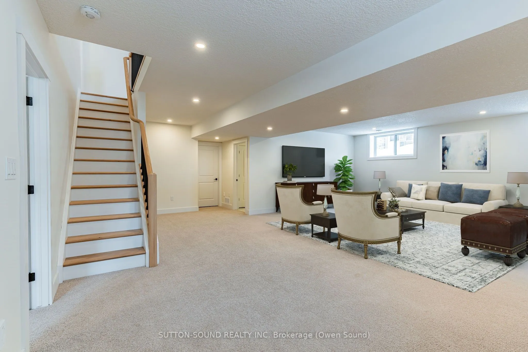 325 6TH Avenue W