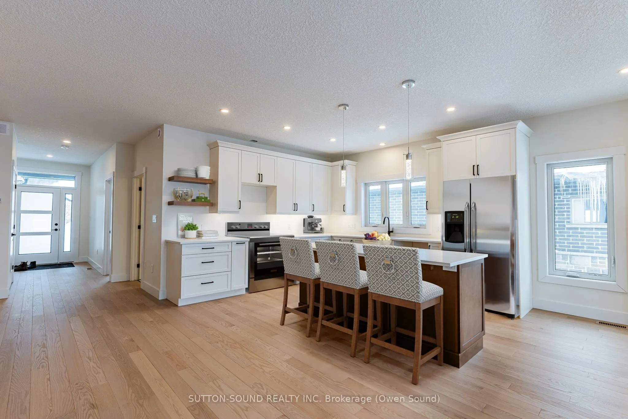 325 6TH Avenue W