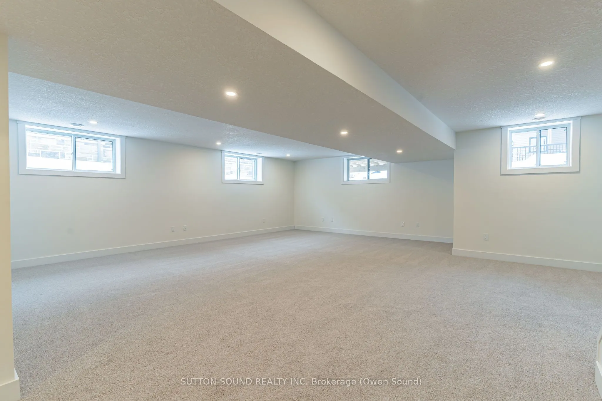 325 6TH Avenue W