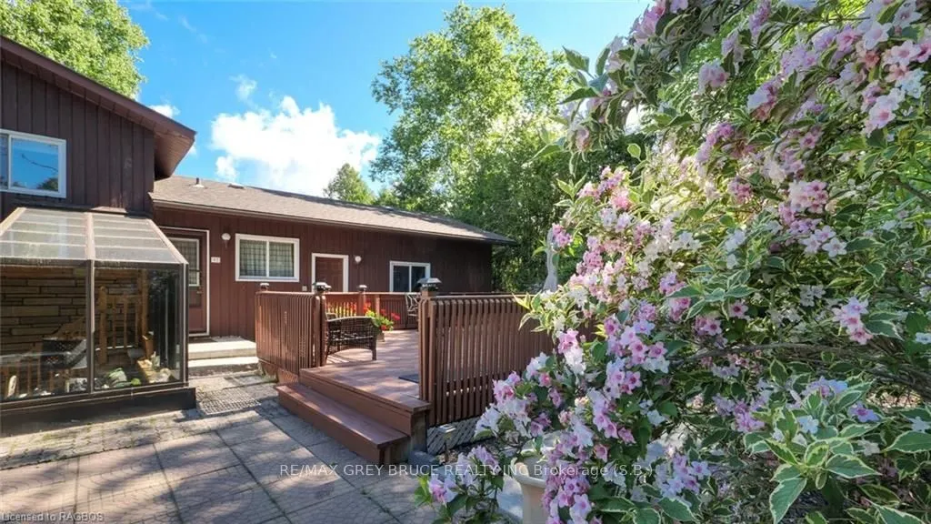 97 DORENA Crescent