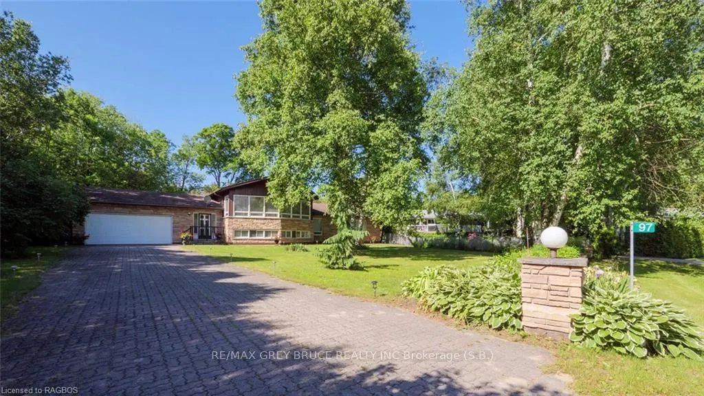 97 DORENA Crescent