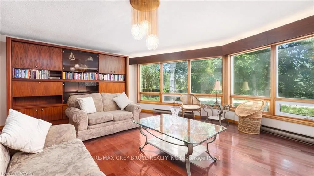 97 DORENA Crescent
