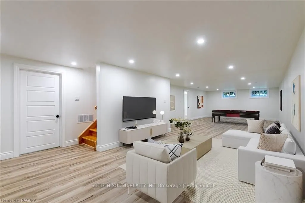 318743 GREY ROAD 1 Road