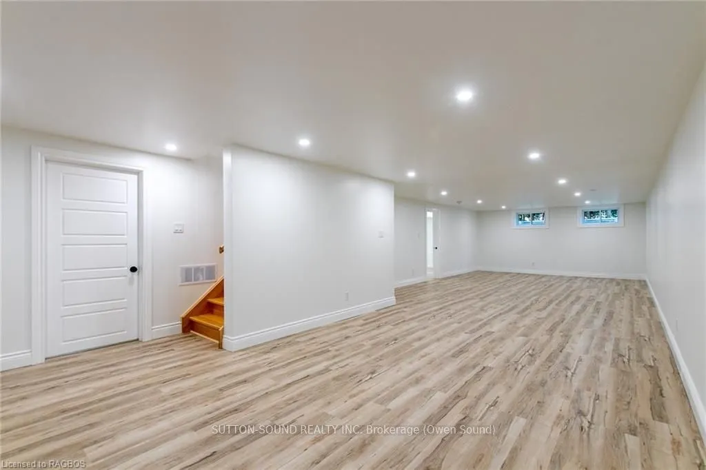 318743 GREY ROAD 1 Road