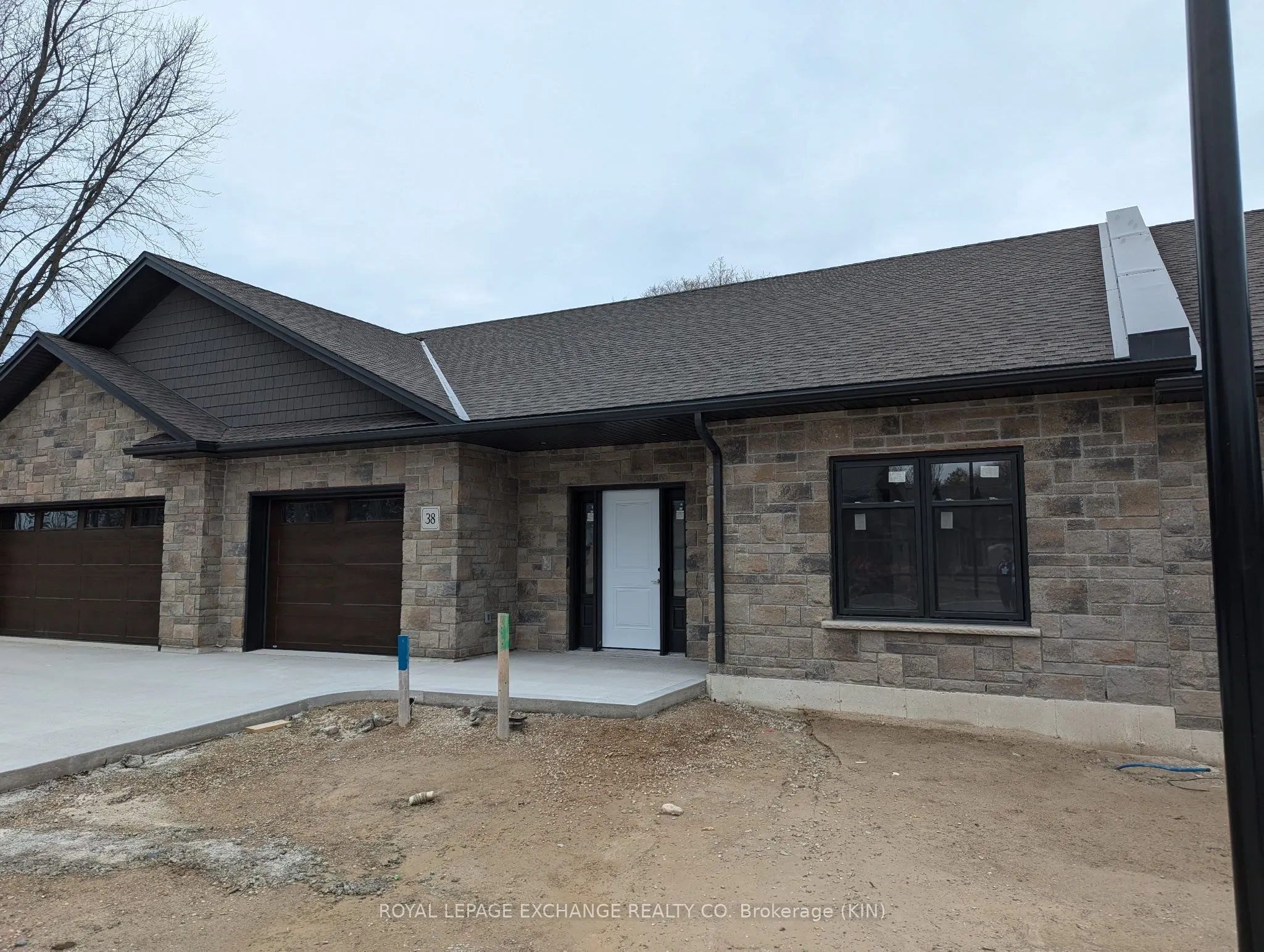 1182 Queen Street #38