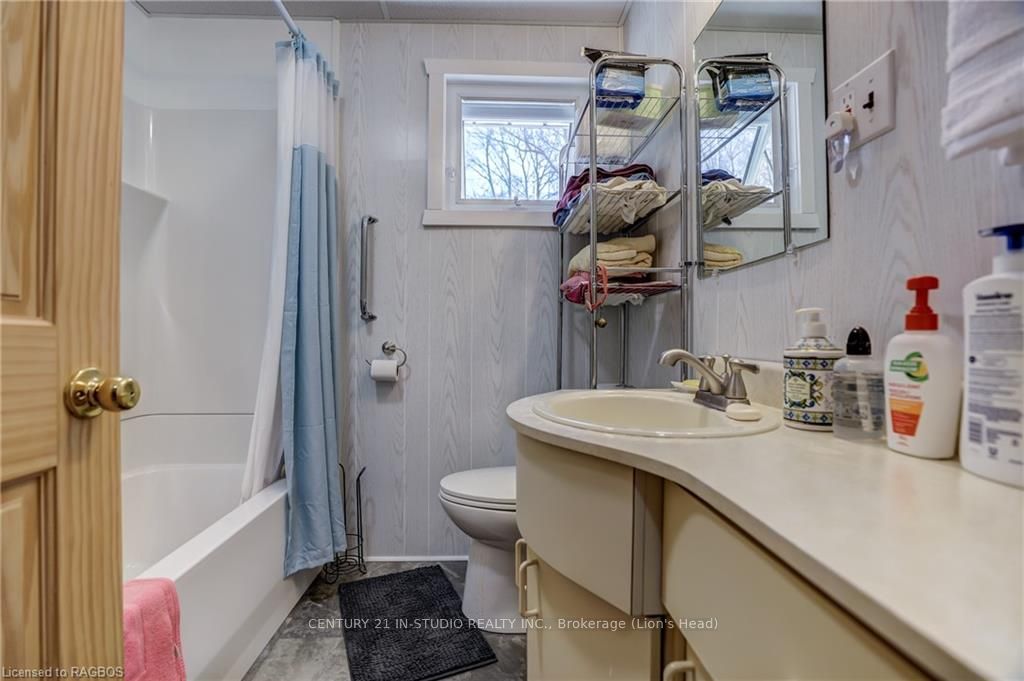 496 BERFORD LAKE Road