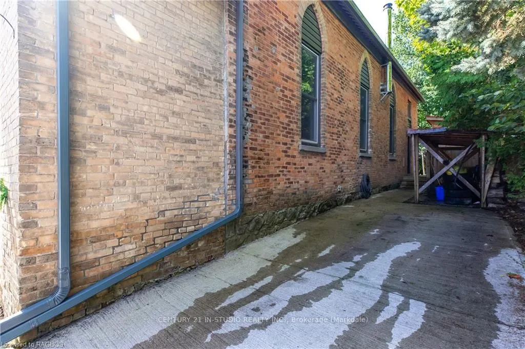 44 2ND Avenue