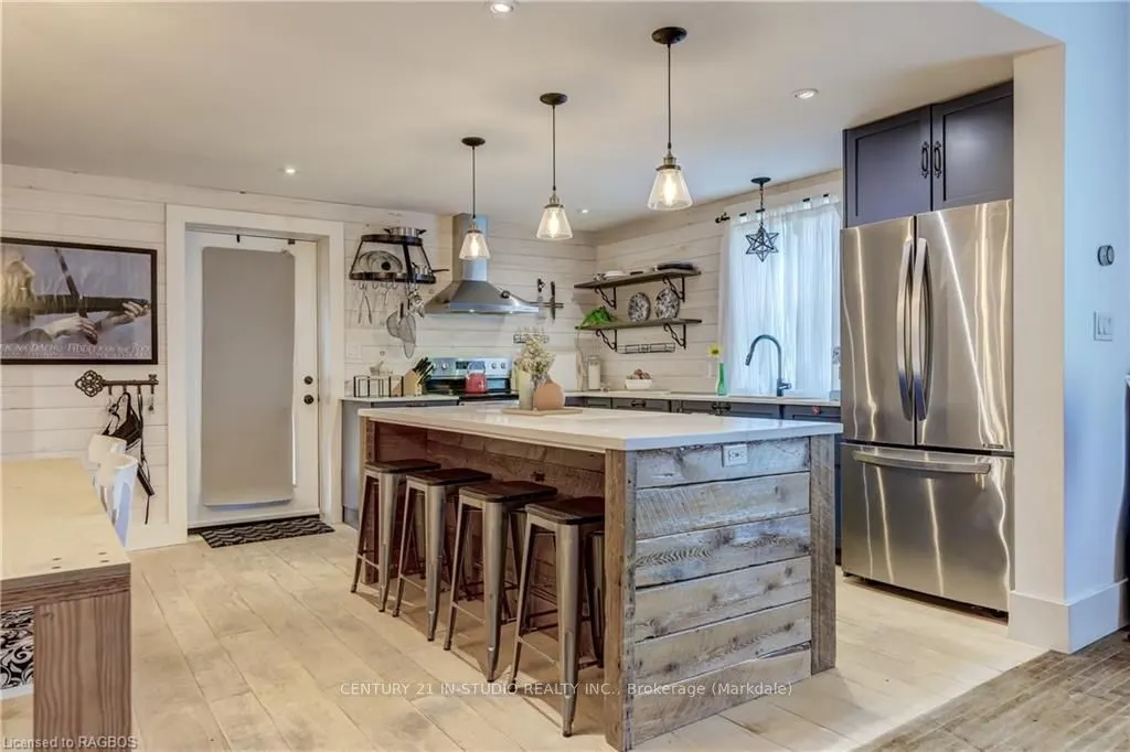 44 2ND Avenue