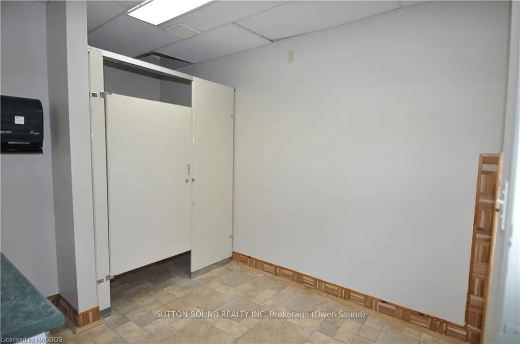 232 8TH Street E