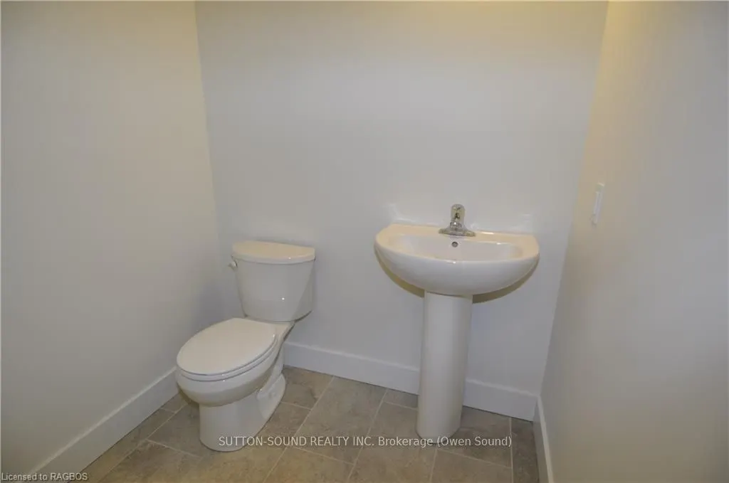 642 8TH Street W