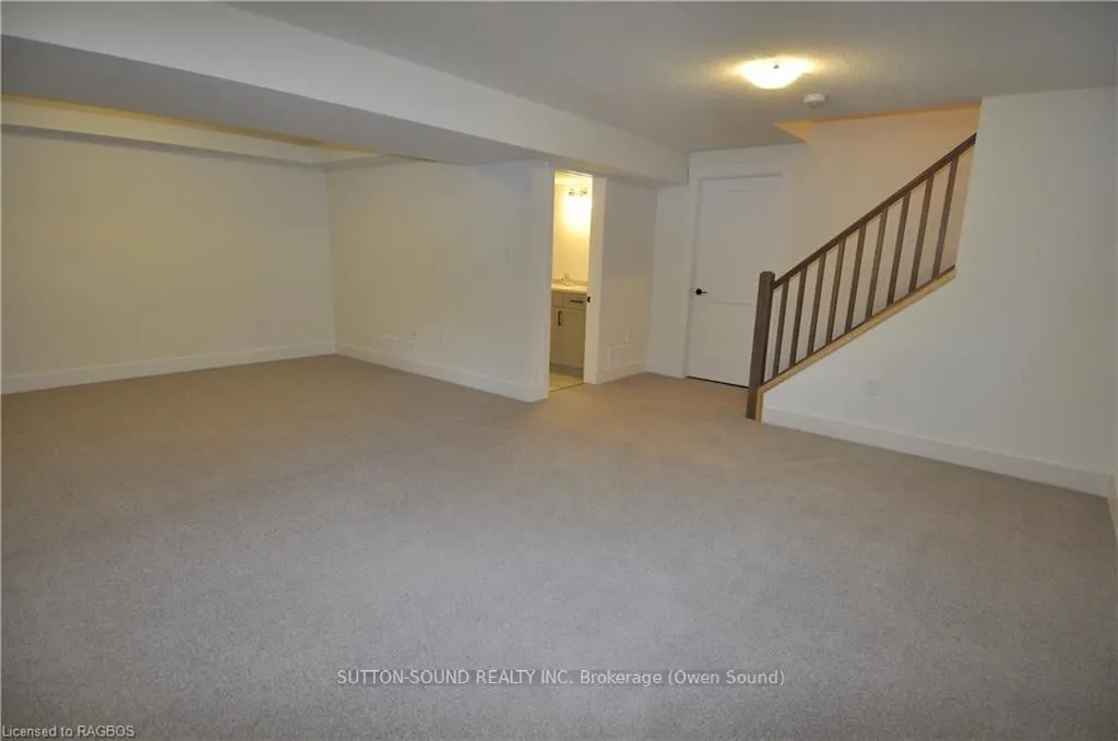 642 8TH Street W