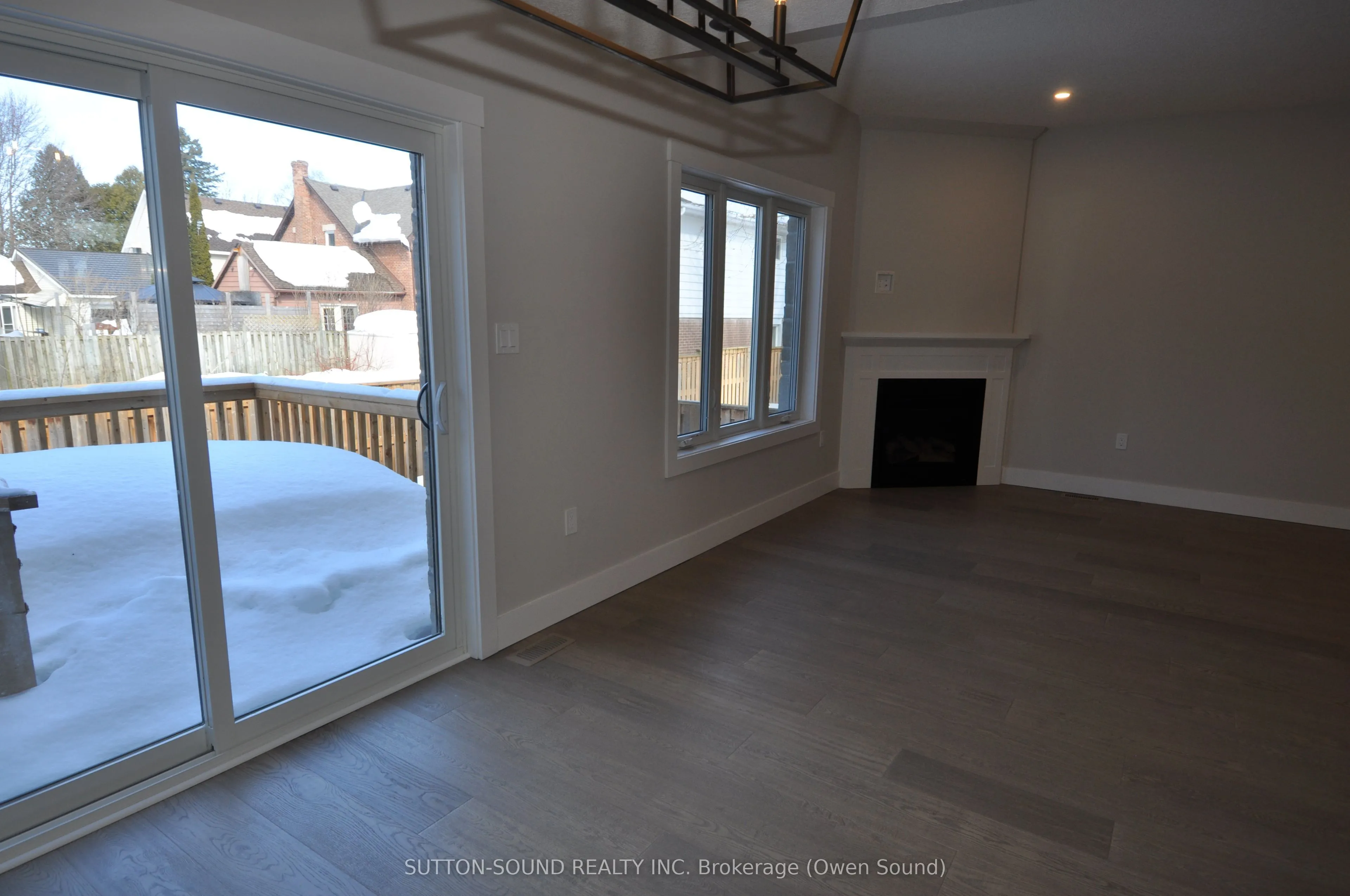 622 8TH Street W