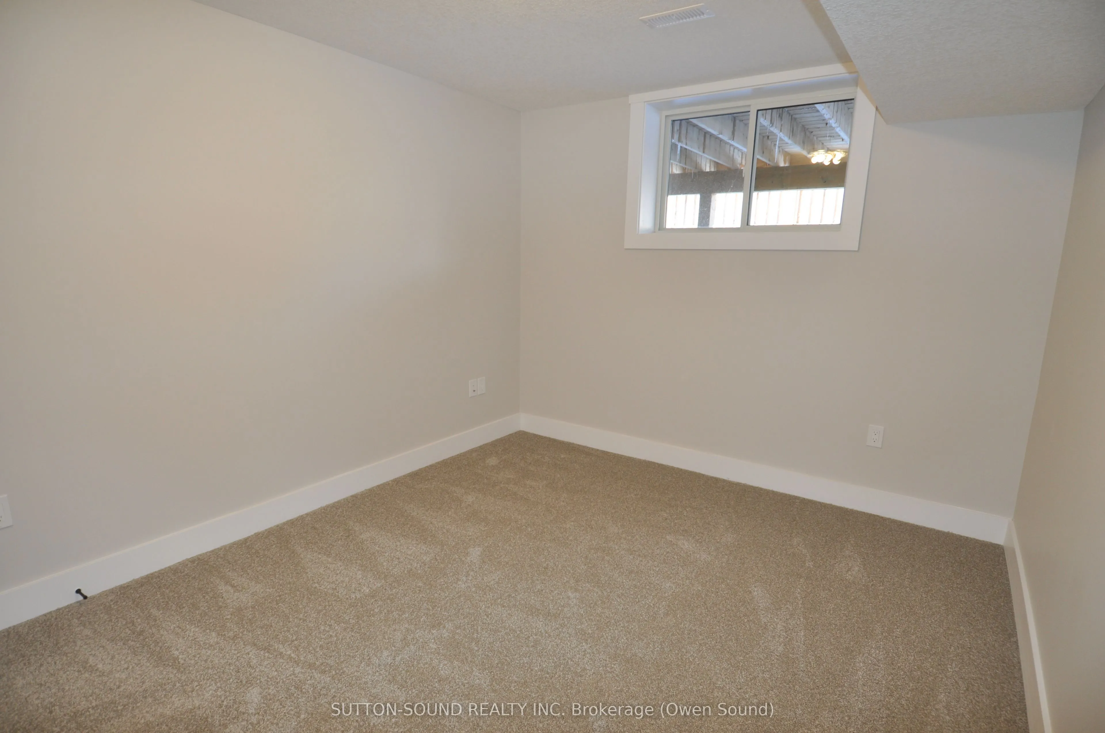 622 8TH Street W