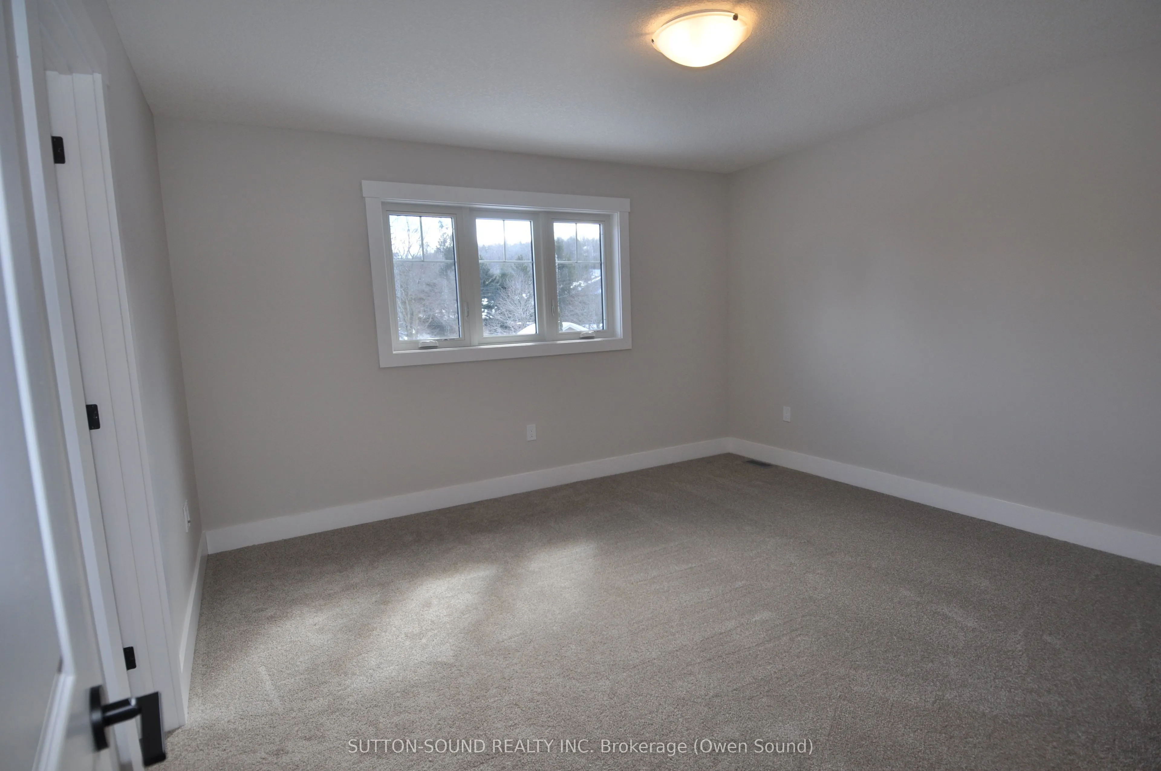 622 8TH Street W