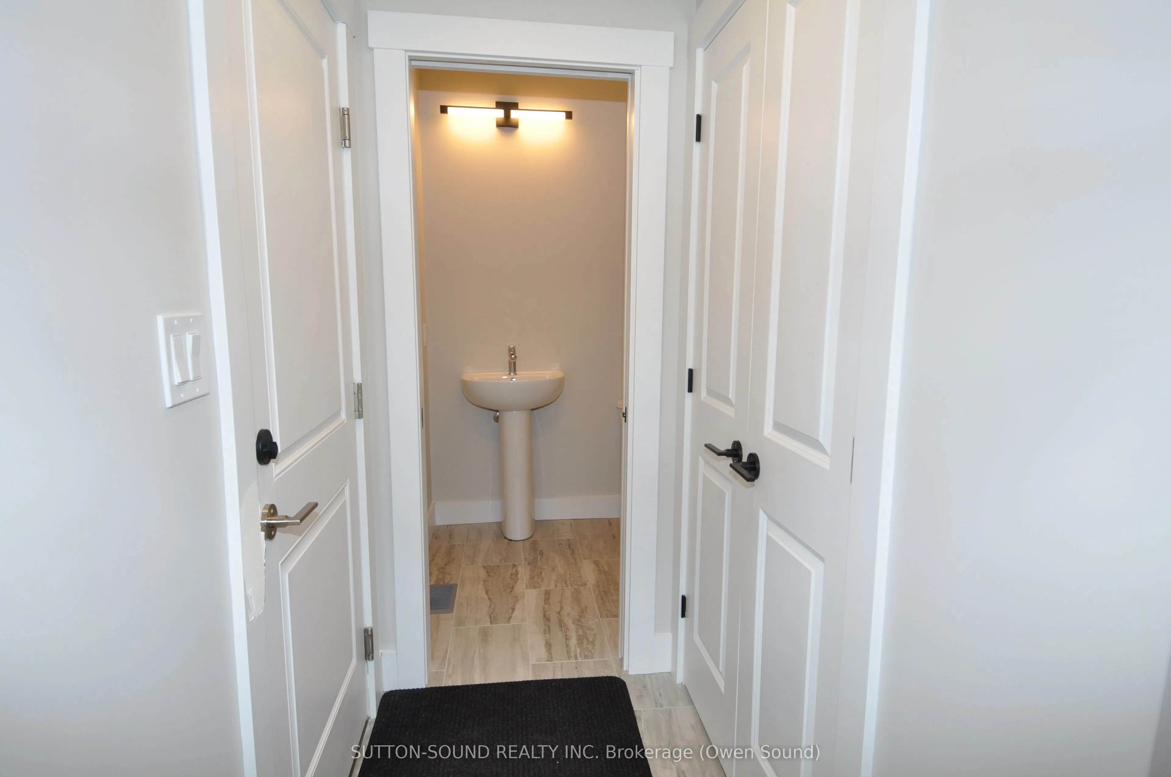 622 8TH Street W